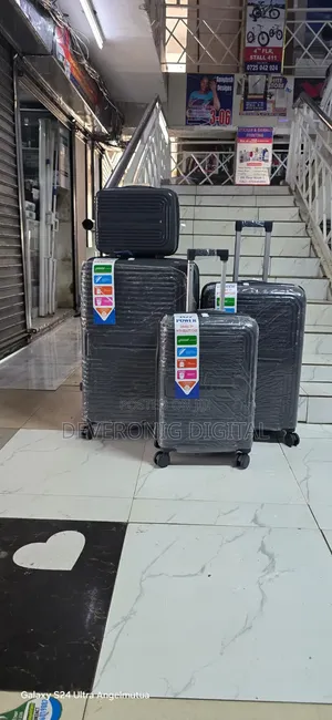 *4 in 1 Luxurious Unbreakable Suitcase*(Expansion Zip)