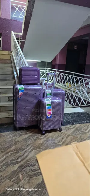 *4 in 1 Luxurious Unbreakable Suitcase*(Expansion Zip)