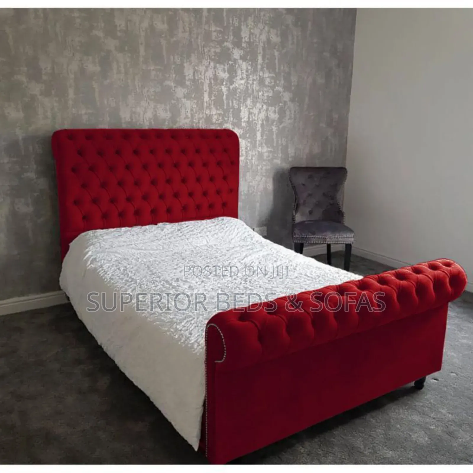 Red Tuft Bed Size 5 by 6