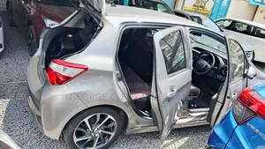 Toyota Vitz 2019 Gold