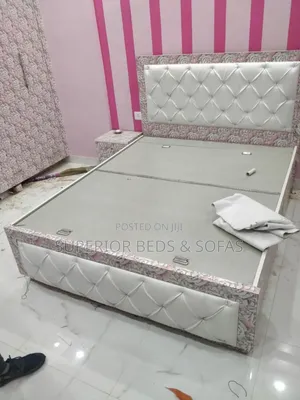 Tufted 5 by 6 Bed