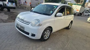 Toyota Sienta 2012 White