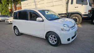 Toyota Sienta 2012 White