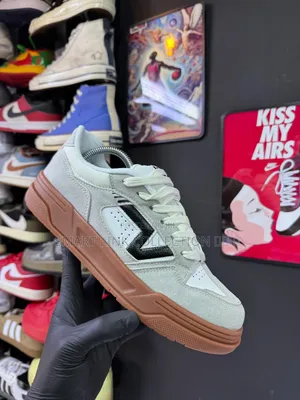 Van Upland Suede