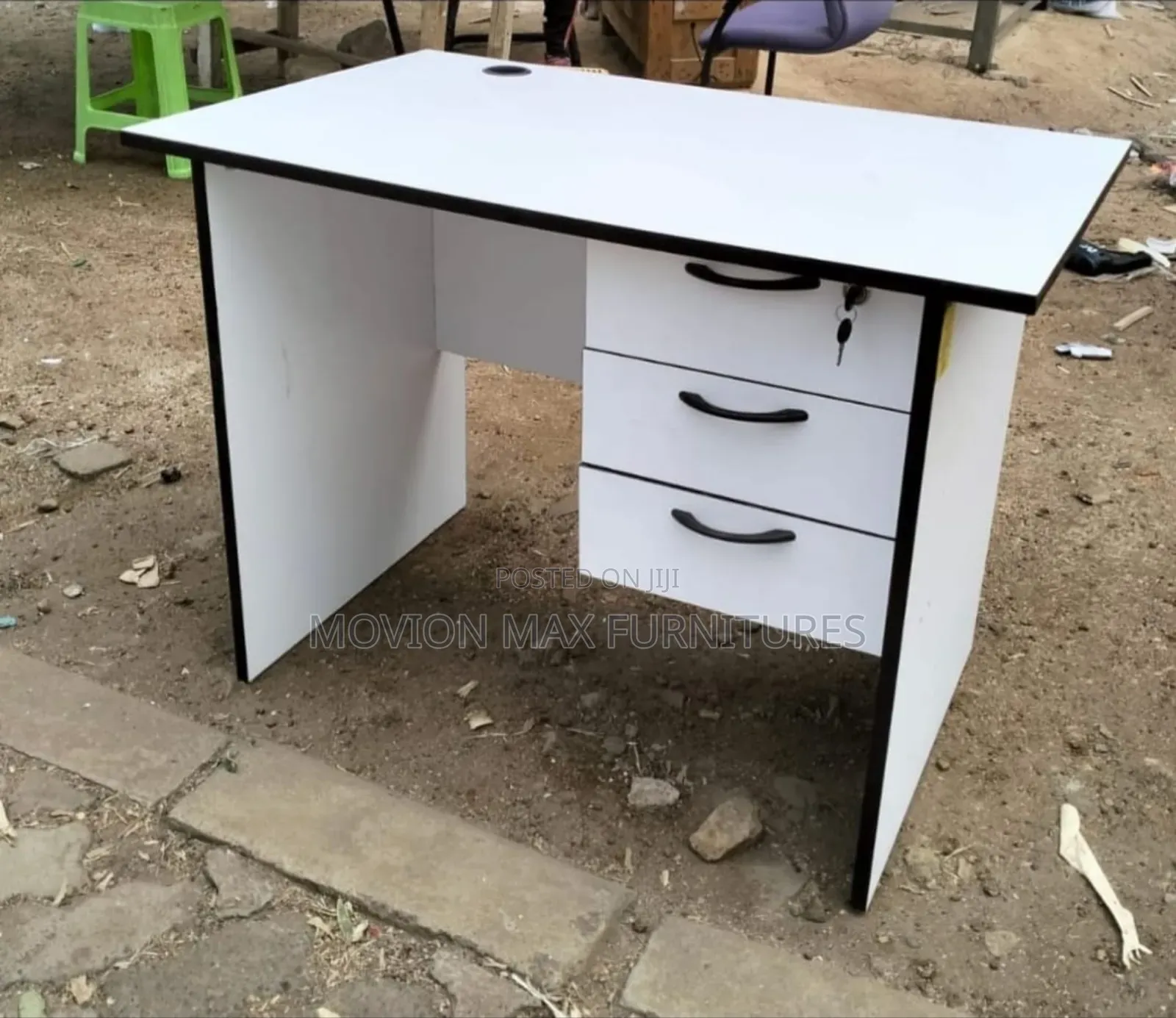 0.9m White Study Desk