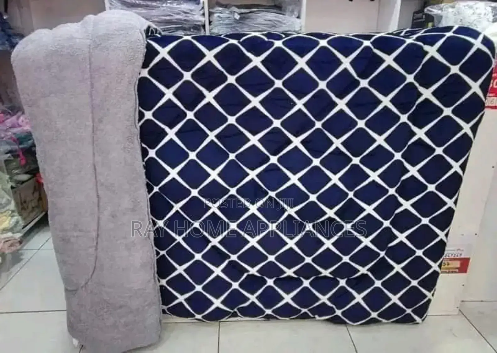 Woolen Blanket 
Size 5x8