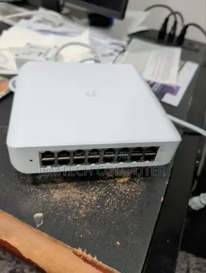 Ubiquiti 16 Ports Switch Lite Usw-Lite-16-Poe, (8) Gbe Poe+