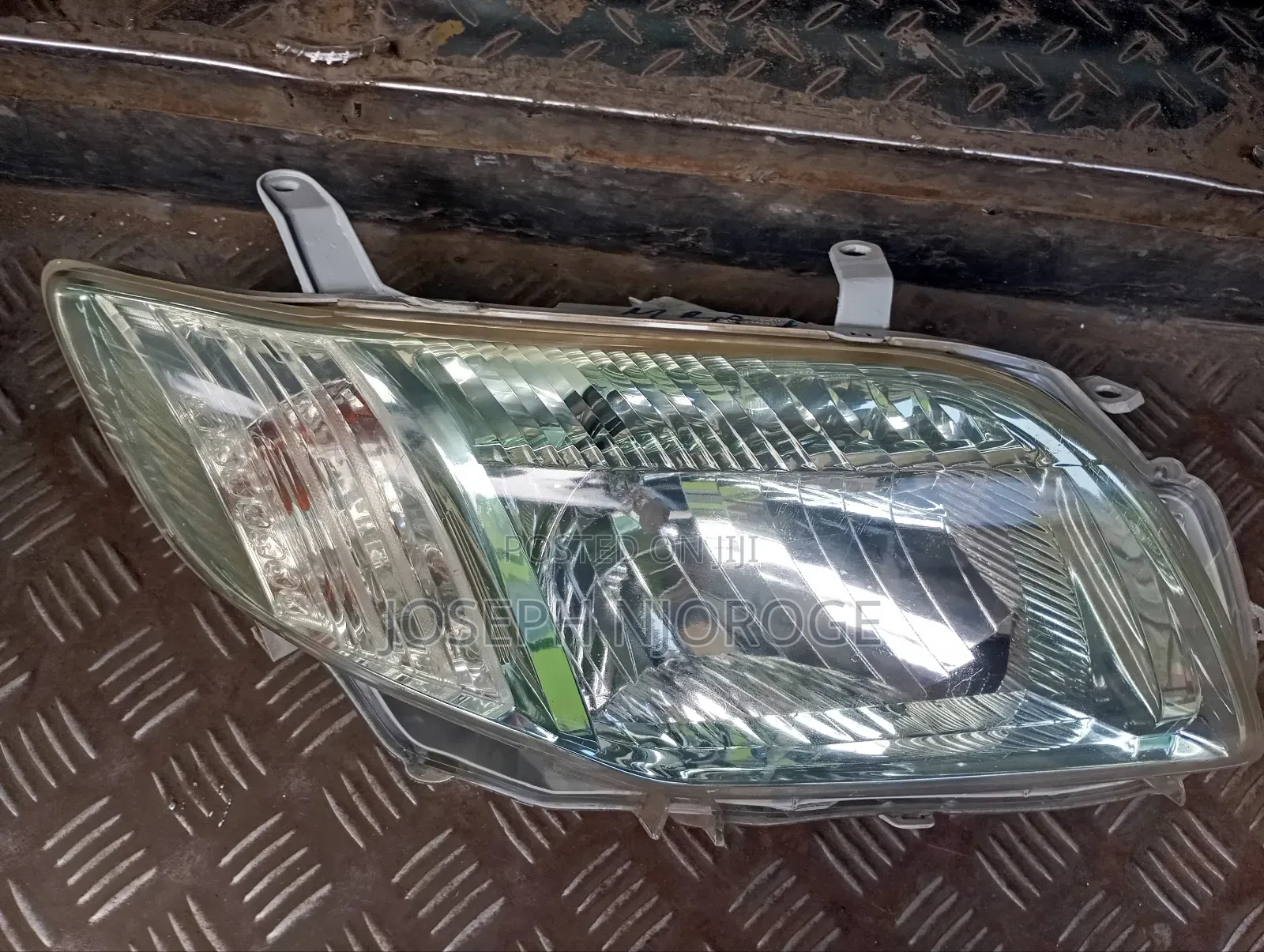 Fielder 2007 Headlight