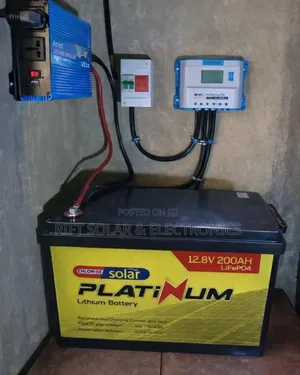 1000w Inverter - 200ah Lithium Battery - 40a PMW Charge Controller