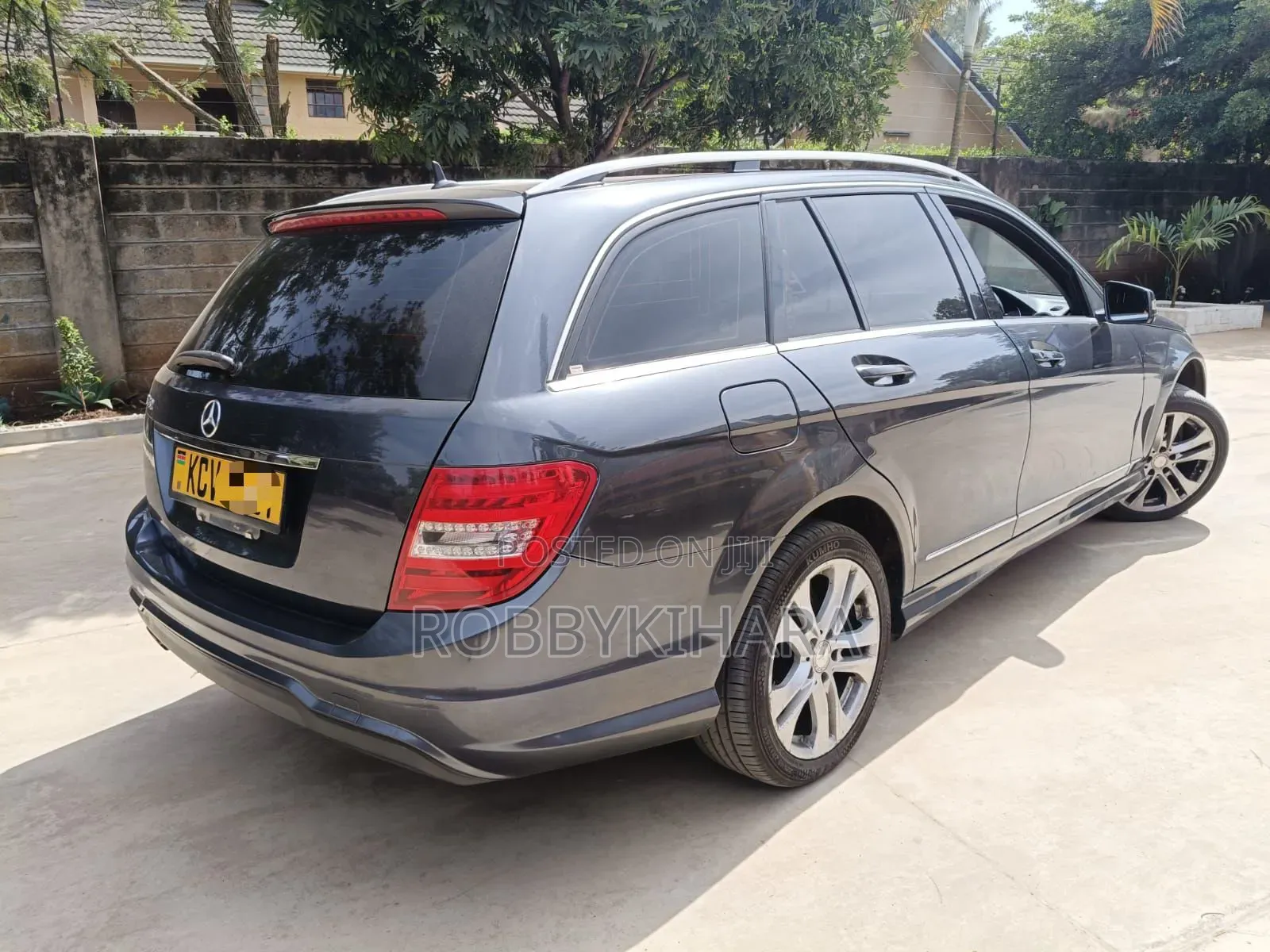Mercedes-Benz C180 2012 Gray
