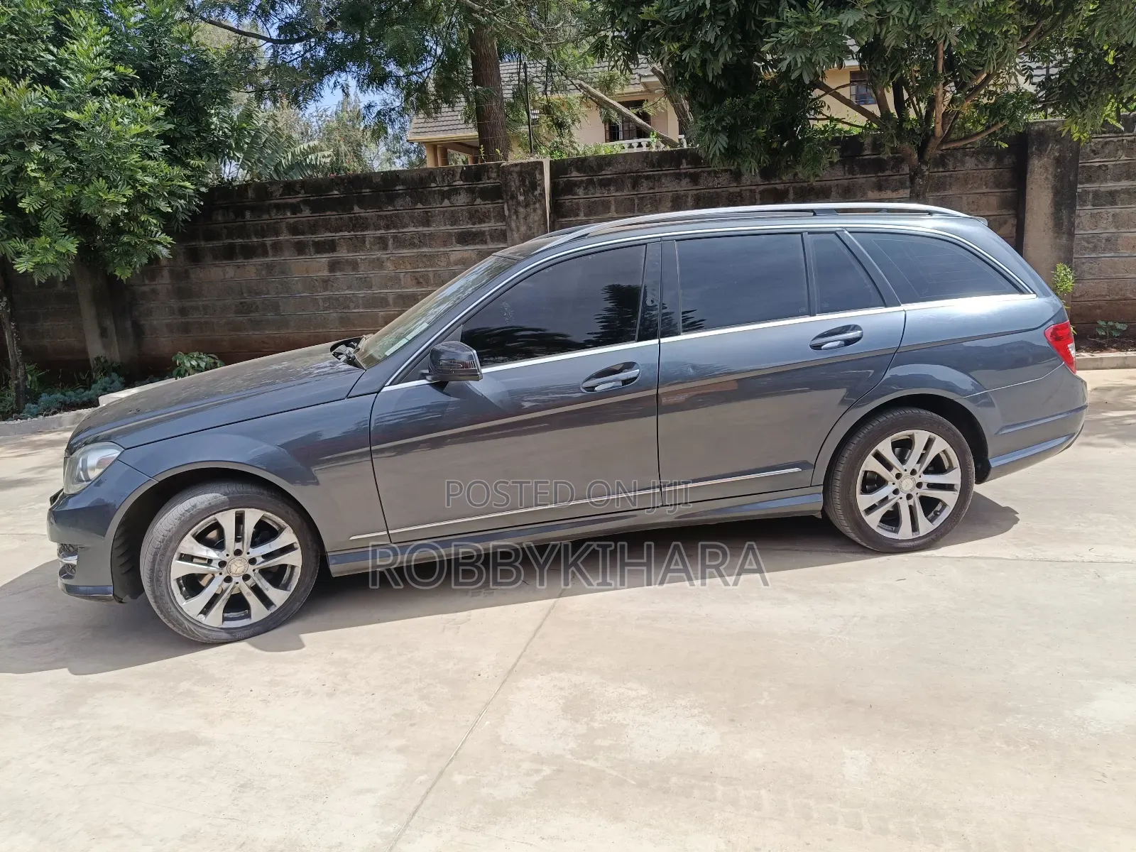 Mercedes-Benz C180 2012 Gray