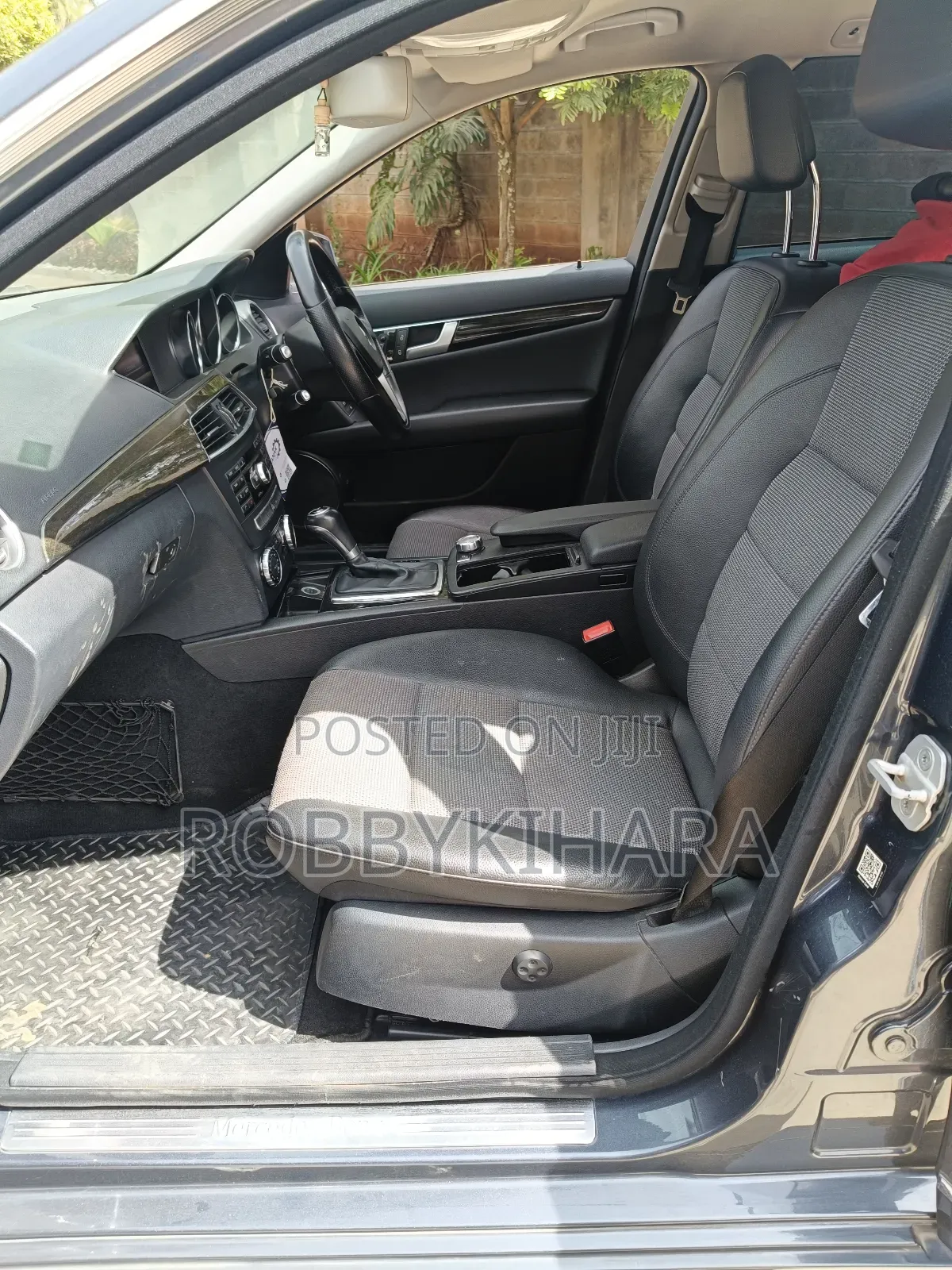 Mercedes-Benz C180 2012 Gray