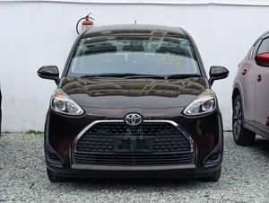 Toyota Sienta 2019 Brown