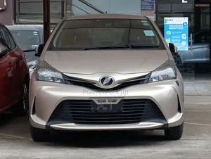 Toyota Vitz 1.0 FWD 5dr 2019 Gold