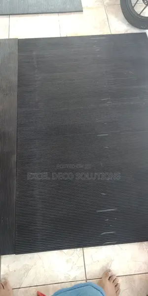 Ribbed Rubber Mat – Garage Workshop Flooring