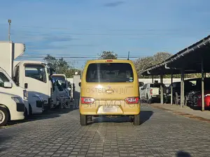 Suzuki Wagon 2018 Yellow