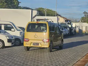 Suzuki Wagon 2018 Yellow