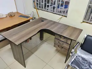 Large Office Table – Executive Work Desk for Professionals