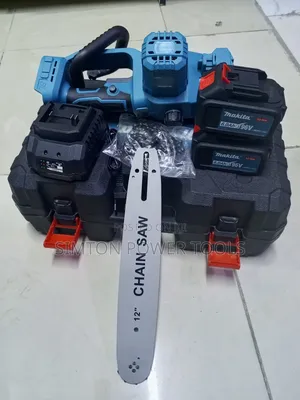 Rechargeable Makita 12" Chain Saw