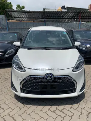 Toyota Sienta 1.5 Hybrid FWD (6-seater) 2019 Beige