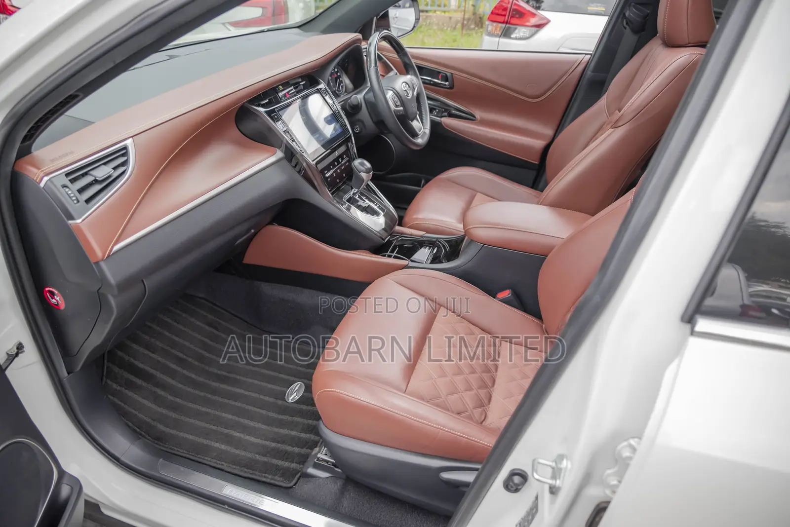 Toyota Harrier 2.0 2019 White