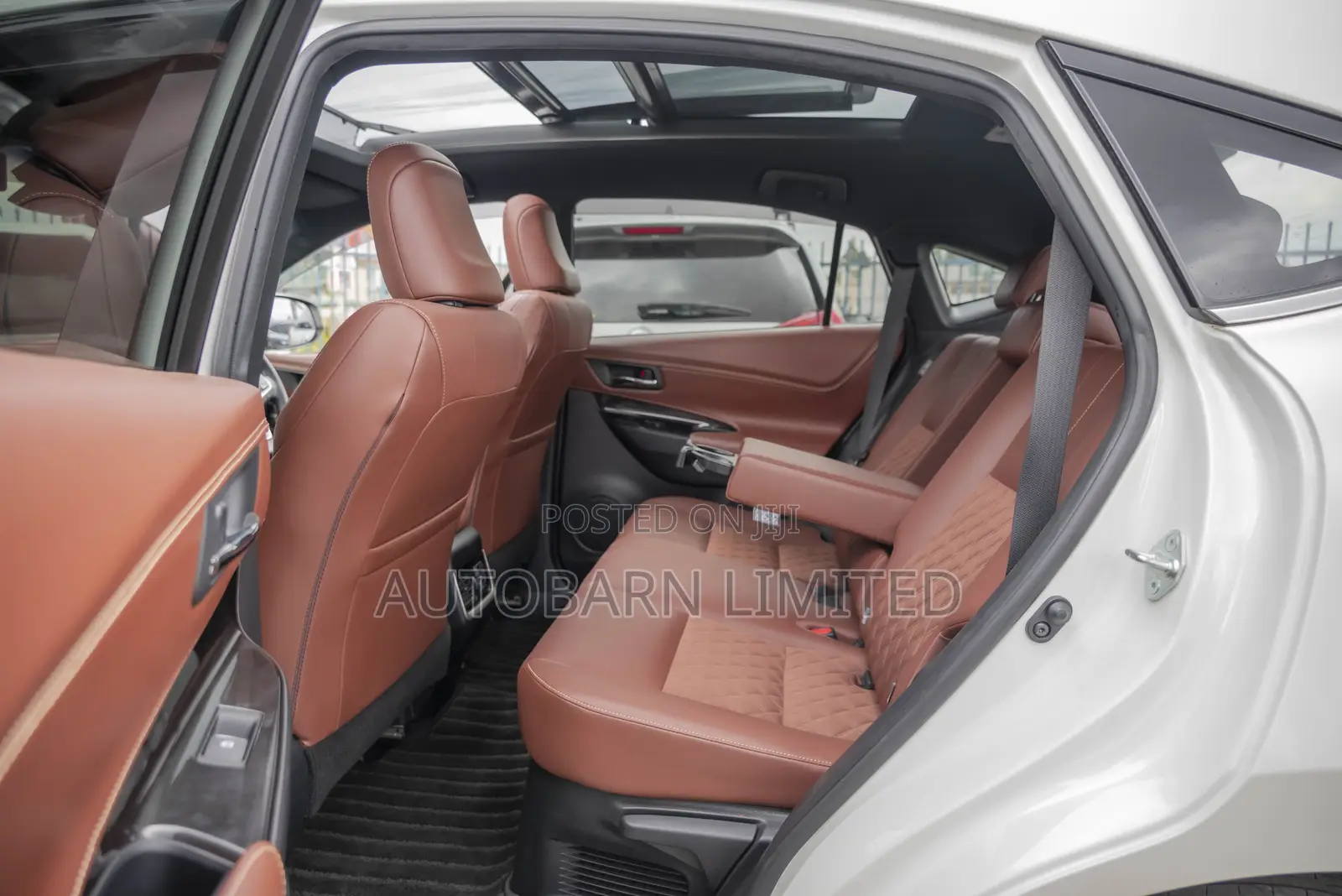 Toyota Harrier 2.0 2019 White