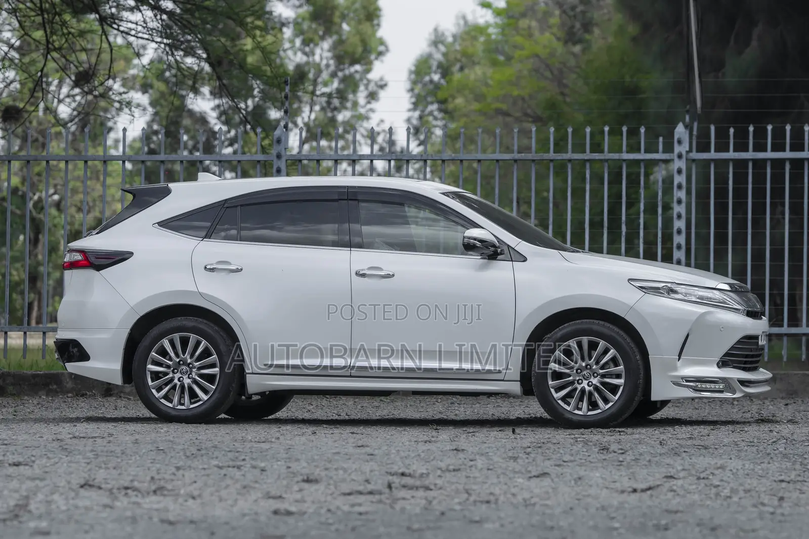 Toyota Harrier 2.0 2019 White