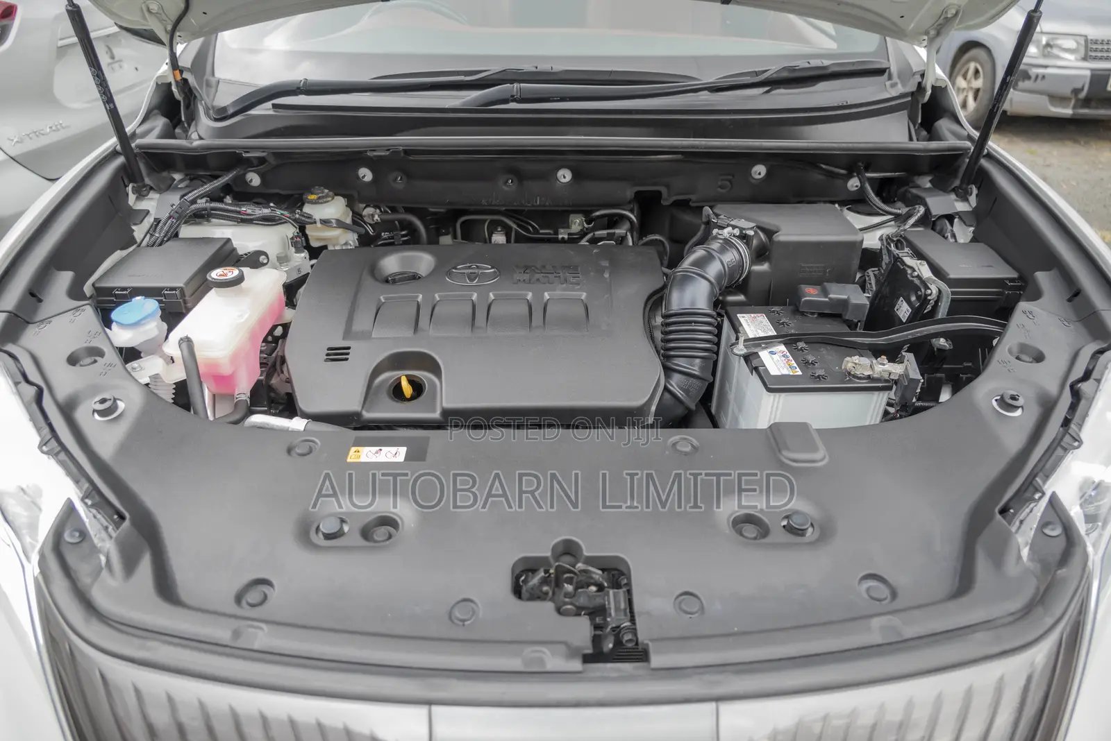 Toyota Harrier 2.0 2019 White