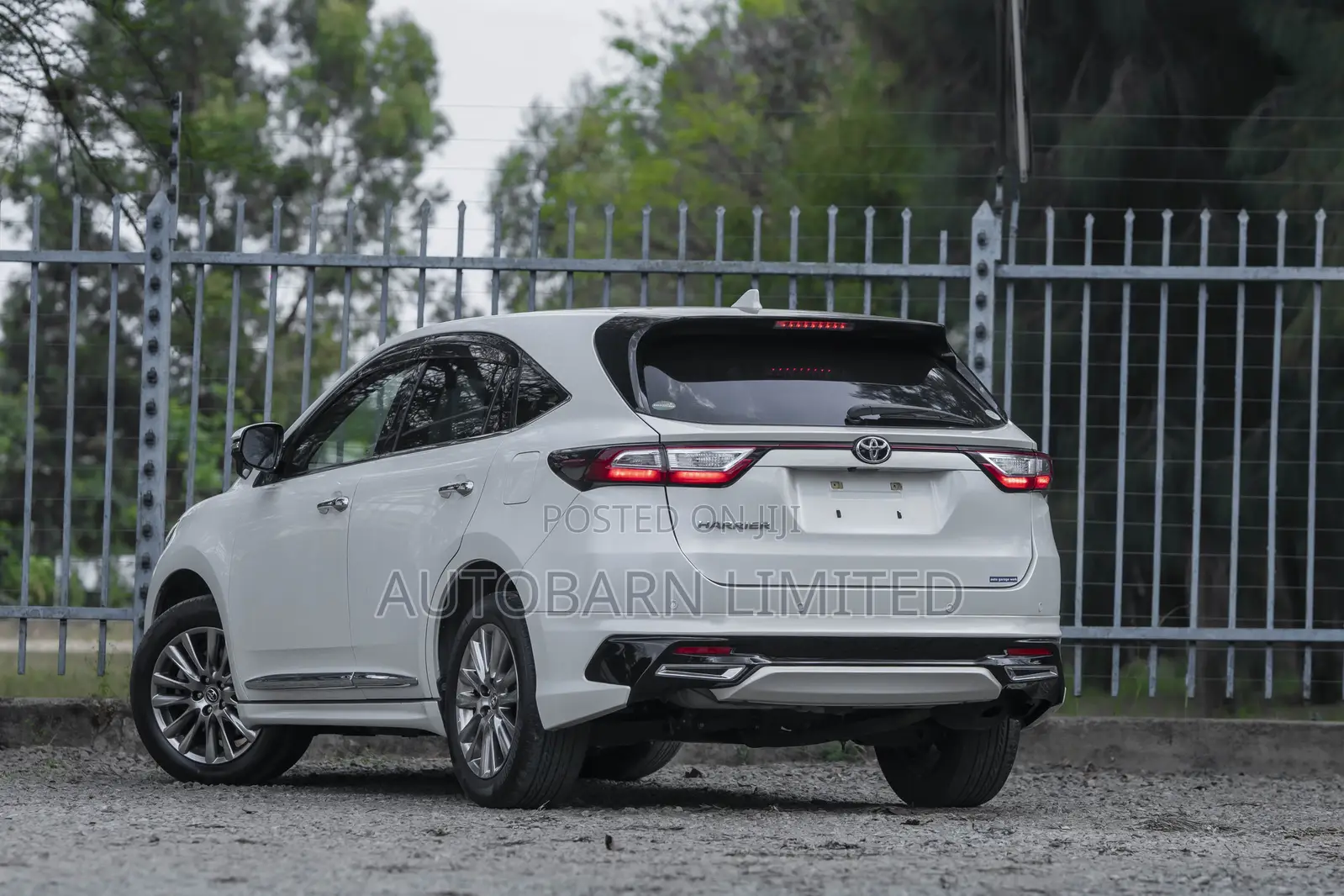 Toyota Harrier 2.0 2019 White