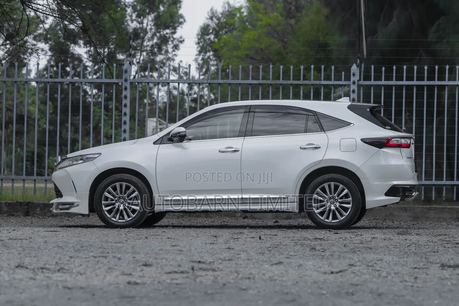 Toyota Harrier 2.0 2019 White