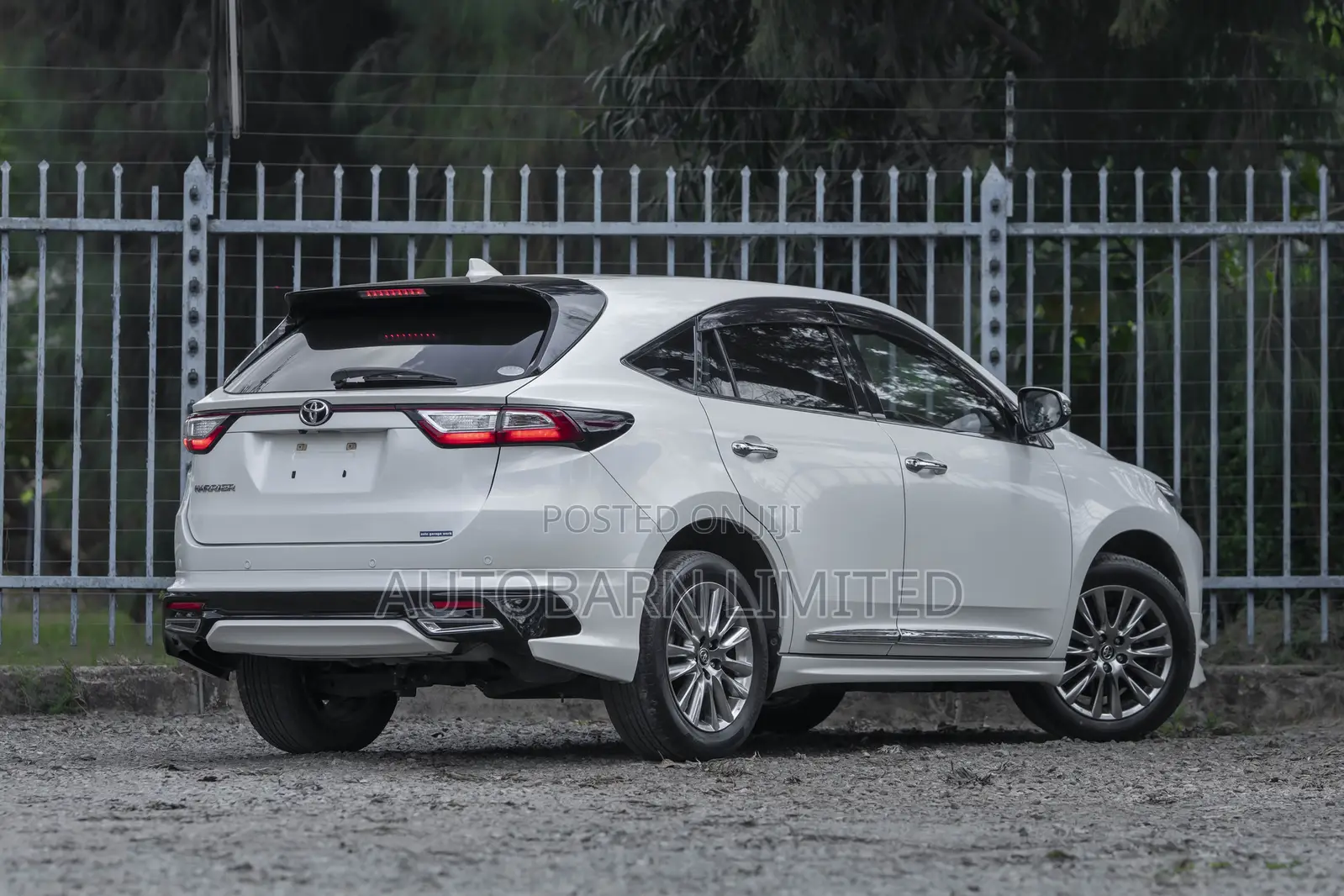 Toyota Harrier 2.0 2019 White