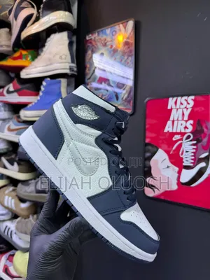 Nike Air Jordan 1 High “Midnight Navy”