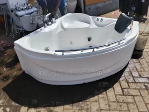 Classic Corner Jacuzzi White in Color