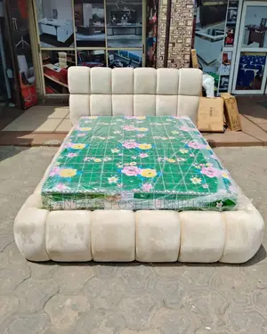 5x6 Cream Bubble Upholstered Chester Bed