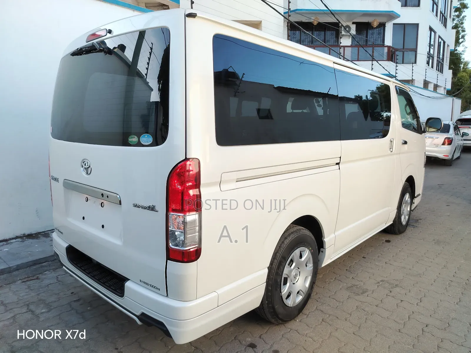 Toyota HiAce 2019 White