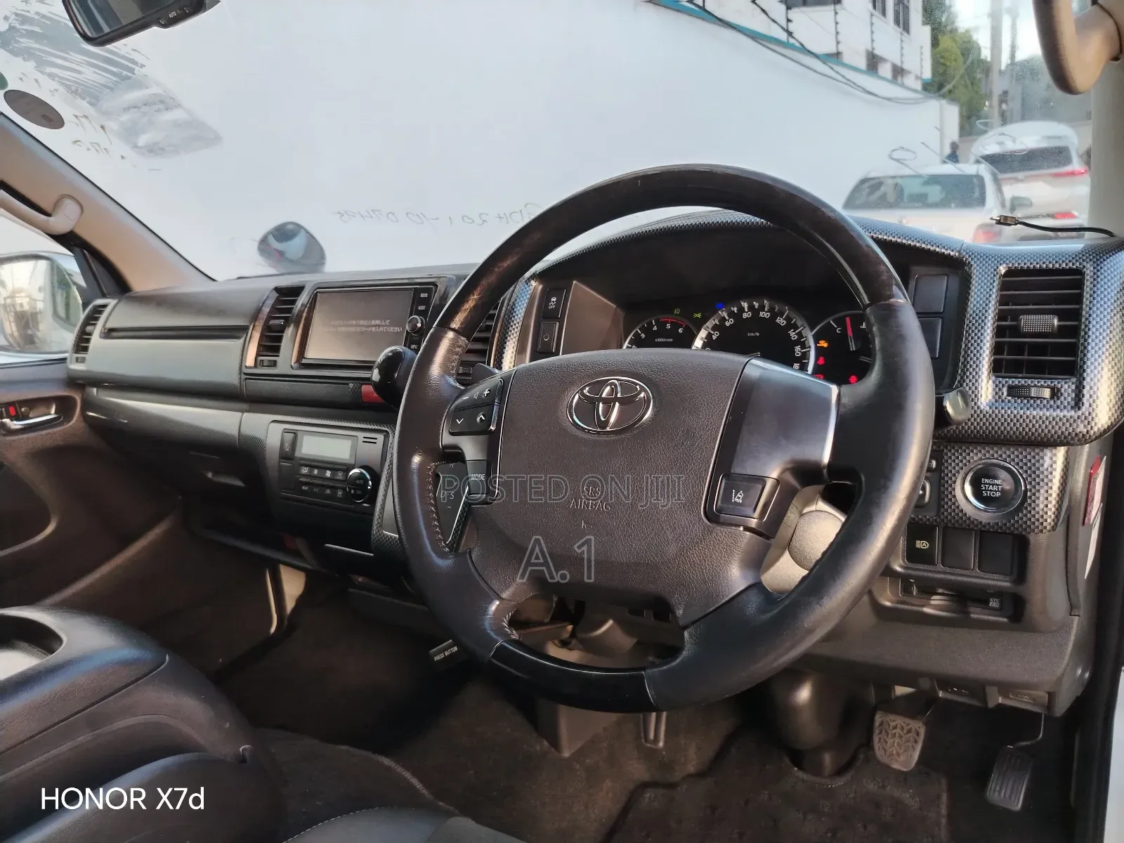 Toyota HiAce 2019 White