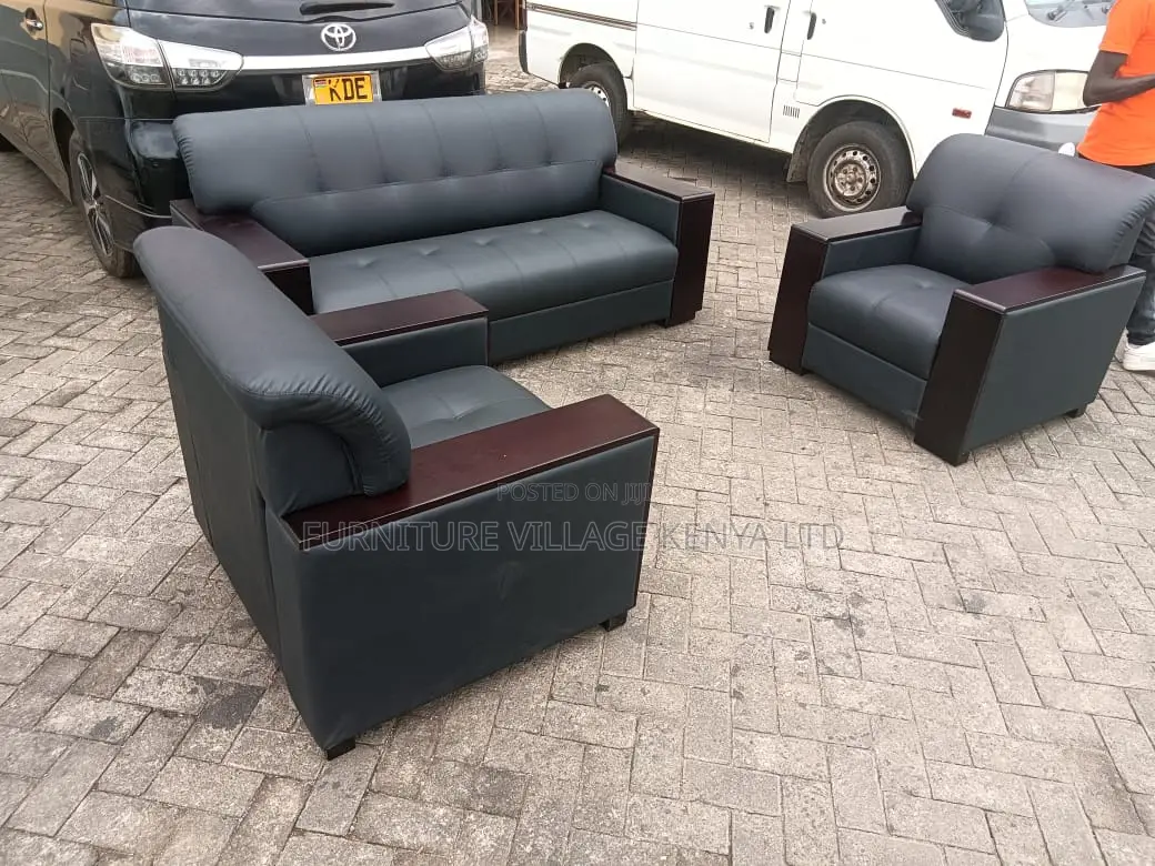 Sofas: 5-seater Executive Leather Sofa
