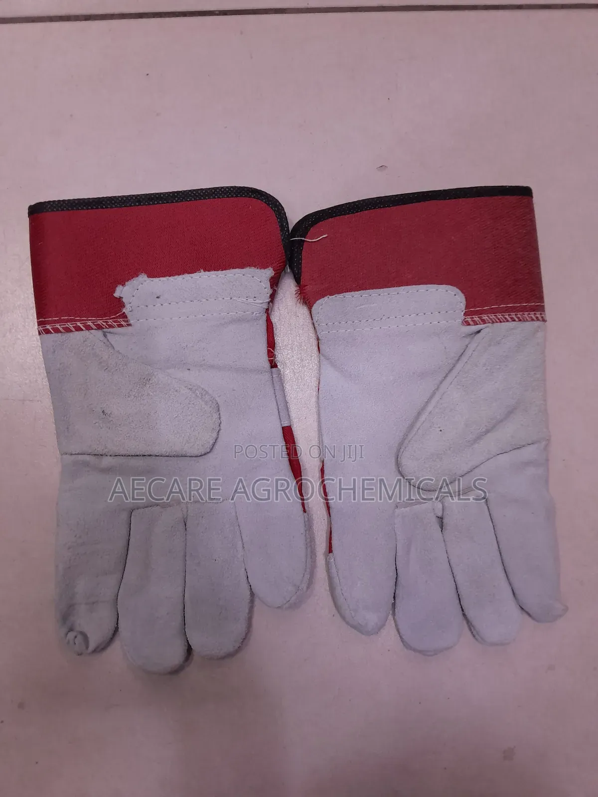 Heavy Duty Gloves Pair Red & Light Grey Colour