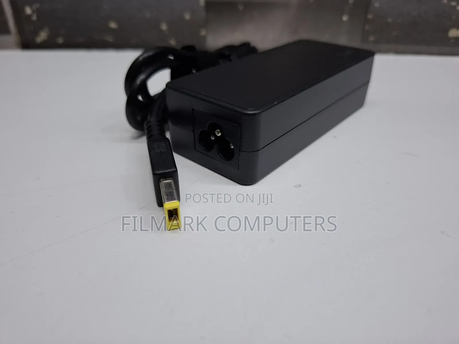 Lenovo 20v 3.25a 65w Usb Tip Ac Adapter