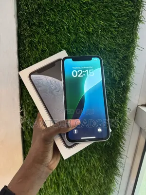 Apple iPhone XR 64 GB White