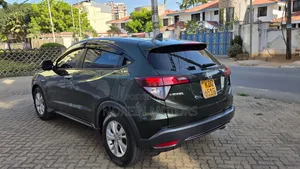 Honda Vezel 2017 Green