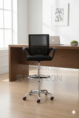 Mesh Back Height Adjustable Counter Chair for Business Use