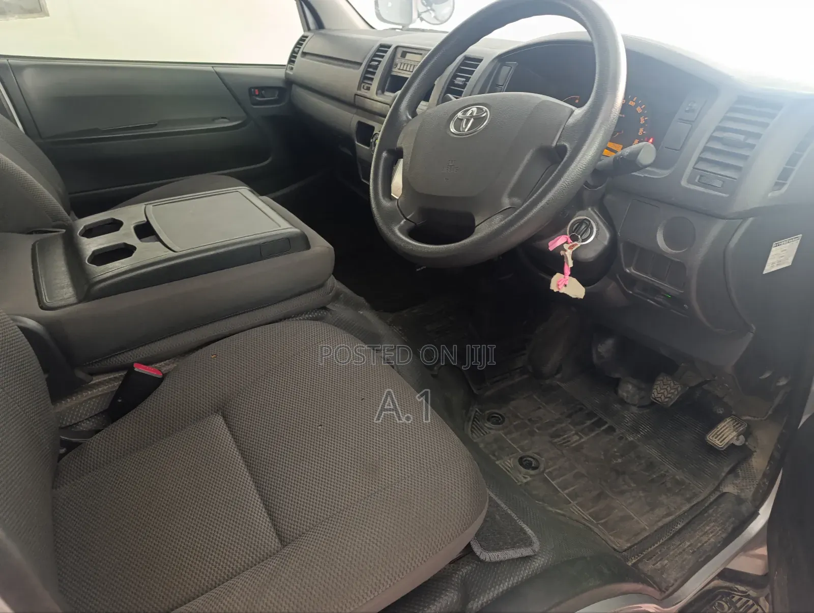 Toyota HiAce 2019 Silver