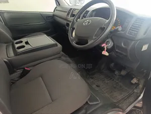 Toyota HiAce 2019 Silver