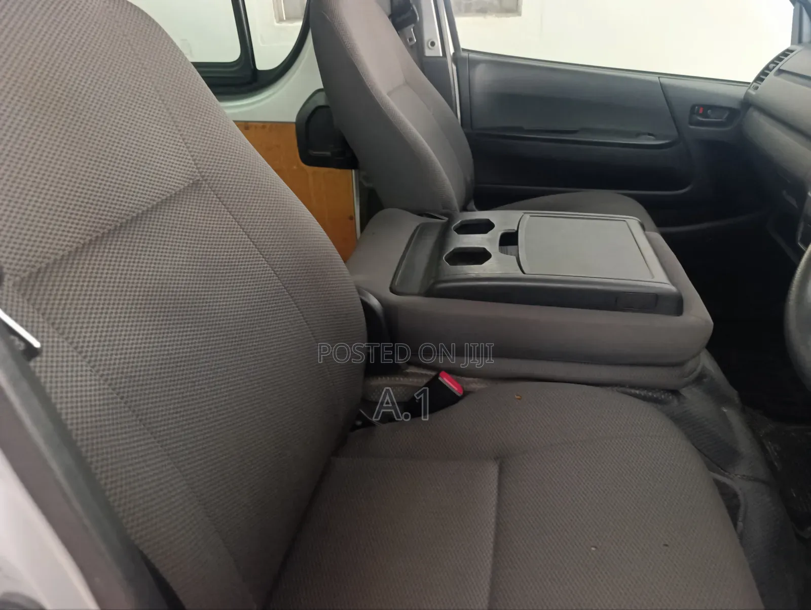 Toyota HiAce 2019 Silver