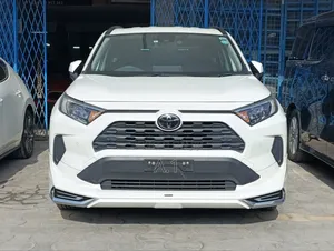 Toyota RAV4 Limited FWD 2019 White