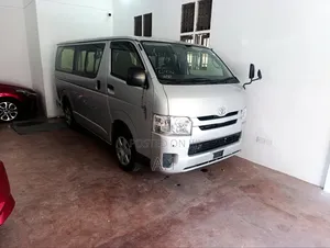 Toyota HiAce 2019 Silver