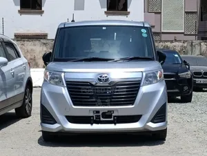 Toyota Roomy 1.0 FWD 2018 Silver