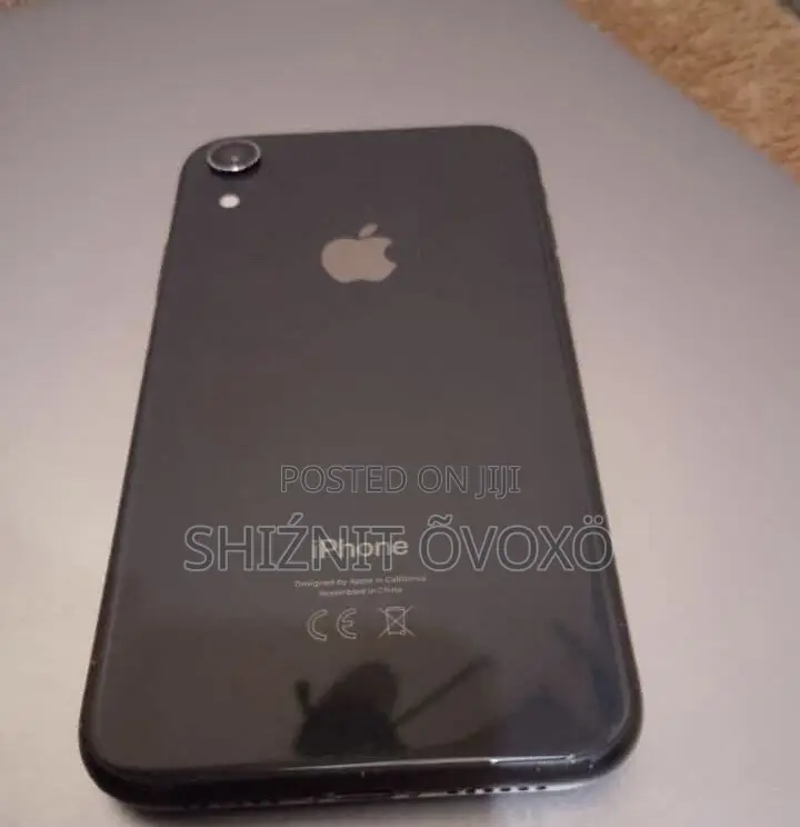 Apple XR 64 GB Black