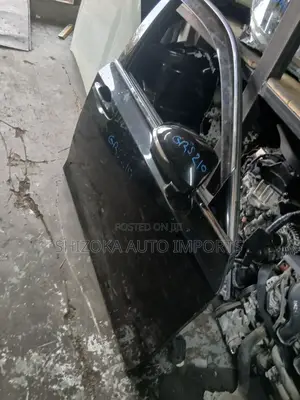 Toyota Crown Athlete Grs210 Driver’S Door + Side Mirror – Ex-Japan